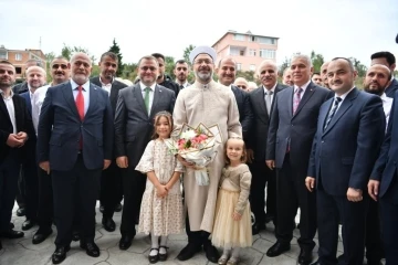 Diyanet İşleri Başkanı Erbaş Trabzon’da açılışlara katıldı
