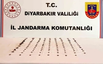 Diyarbakır’da Bizans, Roma ve Asur dönemlerine ait 113 adet obje ele geçirildi