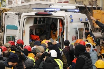 Diyarbakır’da depremde 100 kişiye mezar olan bina projesiz ve ruhsatsız yapılmış
