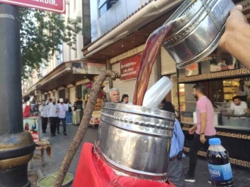 Diyarbakır’da kavurucu sıcakların serinleten içeceği ’meyan’ şerbeti
