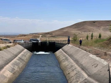 Diyarbakır’da sulama kanalına giren genç, akıntıya kapıldı
