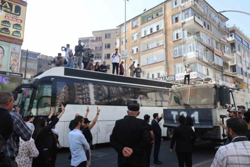 Diyarbakır’da terör propagandası yapan 15 kişi gözaltına alındı
