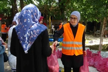 Diyarbakır’da yüzlerce aileye kurban eti ulaştırıldı
