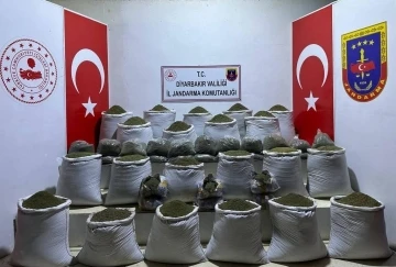 Diyarbakır’ın 3 ilçesinde 1 ton 23 kilo esrar ele geçirildi
