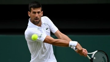 Djokovic Avustralya Açık öncesi sezona yenilgiyle başladı