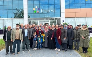 Doğalgaza kavuşamayan mahalleli Enerya önünde eylem yaptı
