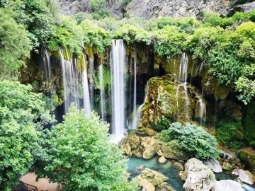 Doğanın el değmemiş mirası “Yerköprü Şelalesi” ziyaretçilerini ağırlıyor
