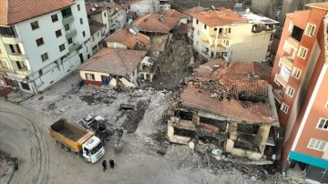 Doğanşehir'de enkazın tamamının bayrama kadar kaldırılması hedefleniyor