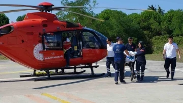 Doğum yapan kadının yardımına ambulans helikopter yetişti
