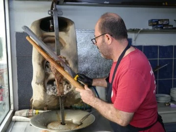 Döner tartışmasına Kastamonulu 4. kuşak döner ustasından cevap: &quot;Kulvarlarımız çok farklı, kendilerini bizlerle kıyaslamaları anlamsız&quot;