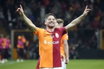 Dries Mertens 7. golünü kaydetti
