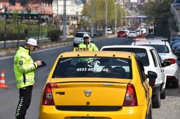 Dronlu bayram denetiminde 12 sürücüye 18 bin lira ceza
