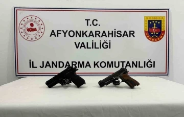 Düğünde havaya ateş açan muhtar ve beraberindekiler gözaltına alındı
