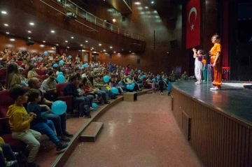 Dünya Çocuk Hakları Günü’nde çocuklar doyasıya eğlendi
