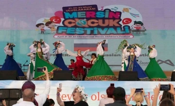 Dünya çocukları Mersin’deki festivalde buluştu
