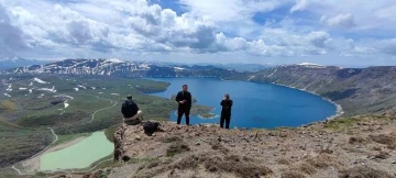 Dünyanın ikinci büyük krateri olan Nemrut, zirveden görüntülendi
