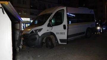 'Düz kontak' yöntemiyle çaldığı servis minibüsüyle 130 kilometre kaçtı