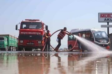 Düzce Belediyesi mesaiye ara vermedi
