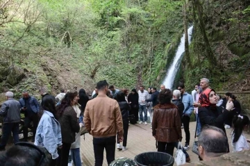 Düzce’nin gözde doğal güzelliklerinde bayram yoğunluğu
