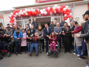 Özel bireylere umut olacak yaşam merkezi hizmete açıldı