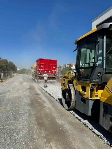 Efeler Belediyesi yol çalışmalarını sürdürüyor
