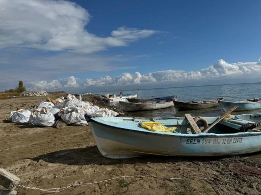 Eğirdir Gölü’nde tehlike çanları: Suyun seviyesi ortalama 4 metreye kadar düştü
