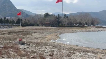 Eğirdir Gölü’nde yaşanan su kaybı balıkçılığı yok ediyor
