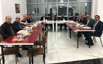 Eğitim camiası iftarda buluştu
