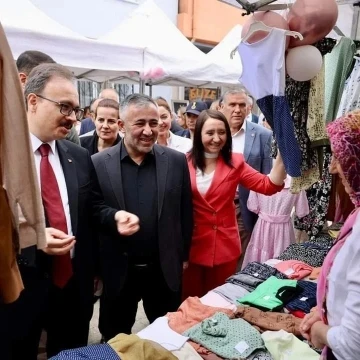 Eğitim Şenliği’nin geliri depremzedelere gönderildi
