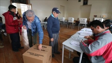 Ekvador'daki seçimlerin ilk sonuçları ikinci tura işaret ediyor