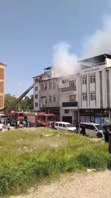 Elazığ’da çatı yangını
