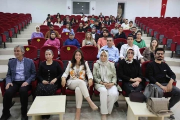 Elazığ’da ‘Dijital çağda radyoda yayın ve yapım’ paneli gerçekleştirildi
