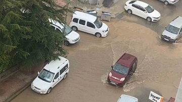 Elazığ’da dolu ve sağanak hayatı felç etti
