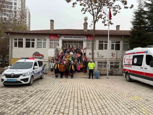 Elazığ’da fermuar sistemi ile yaşama yol ver kampanyası sürüyor
