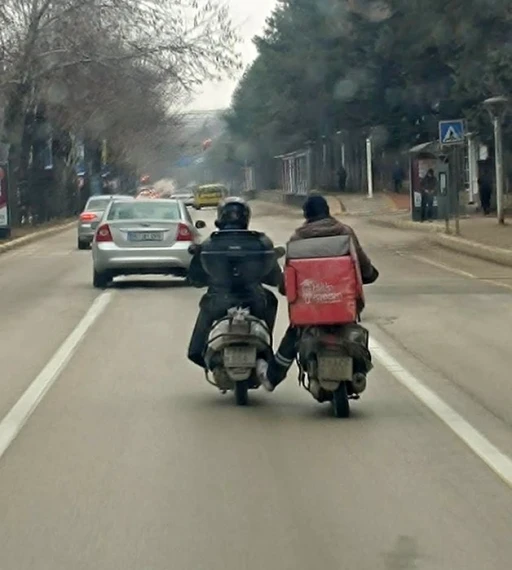 Elazığ’da motokuryenin tehlikeli yolculuğu
