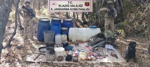 Elazığ’da teröristlere ait 2 sığınak imha edildi
