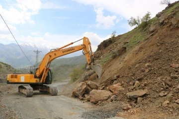 Elazığ’da yol genişletme çalışmaları sürüyor
