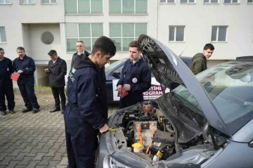 Elektrikli otomotiv sektörünün nitelikli eleman ihtiyacını karşılayacak kurs başladı
