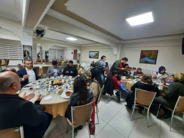 Emet’te yetimler ve ailelerine iftar yemeği
