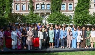 Emine Erdoğan, Amerika Devlet Başkanı’nın eşi Jill Biden’ın ev sahipliğinde lider eşleri ile bir araya geldi
