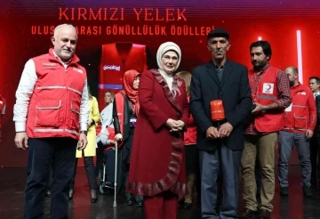 Emine Erdoğan: “Gönüllülük kültürünü yaşatırsak, dünya sevgiyle çepeçevre kuşanır”
