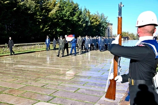 Emniyet Teşkilatı, Atatürk Haftası dolayısıyla Anıtkabir’i ziyaret etti
