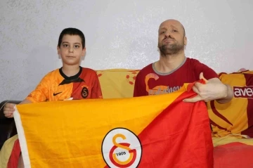 Engeli, Galatasaray aşkına engel olamadı
