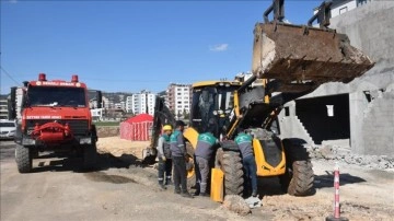 Enkaz çalışmalarında arızalanan iş makineleri için seyyar tamir hizmeti