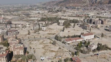 Enkazın yüzde 72’sinin kaldırıldığı Hatay’da, vatandaş yıllarca yaşadığı sokakları tanıyamaz hale geldi
