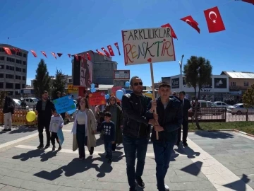 Erciş’te ’2 Nisan Otizm Farkındalık Günü’ etkinliği düzenlendi
