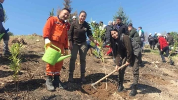 Erdemli’de deprem şehitleri hatıra ormanına ilk fidanlar dikildi
