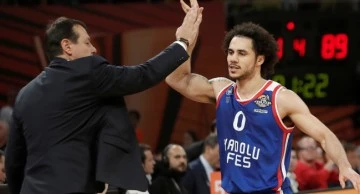 Ergin Ataman'dan Shane Larkin müjdesi