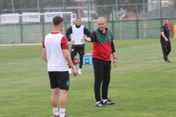  “Suni çim yüzünden oyuncularımız sakatlandı”