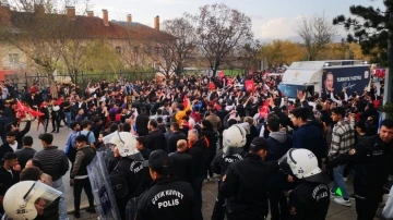 Erzurum’da İmamoğlu mitinginde taşlı saldırı